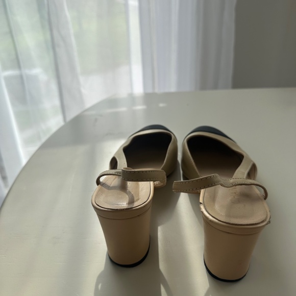 Classic Chanel Slingbacks - Picture 3 of 4